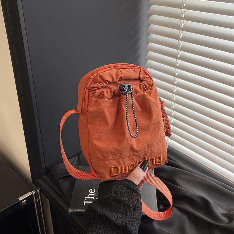 Mobile Phone Bag Women's Small Satchel Women's New Summer Mini Water Cup Kettle Bag Lightweight and Simple Messenger Bag