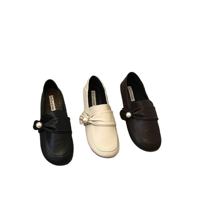 Koreansk designer 2025 nye damesko søte rund tå dyp utringning perle fotsett britiske små skinnsko studentjente