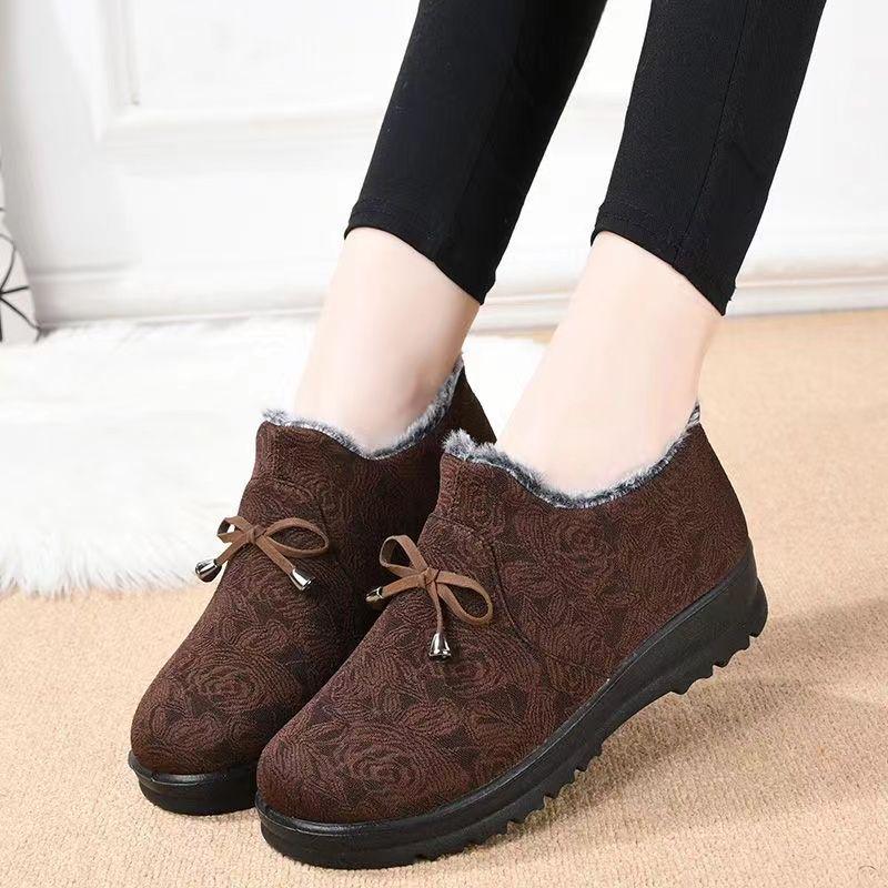 Women's Thickened Lined Winter Shoes: Non-Slip, Soft Sole Cotton Boots for Middle-Aged and Elderly