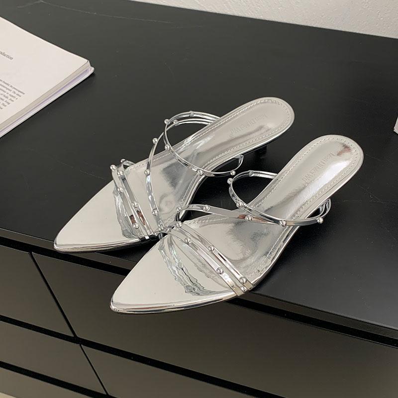 Fashion Fashion Metal Rivet Women Low Heel Slides Slippers Female Sandals Shoes Pointed Toe Footwear Ladies Heeled Slippers Shoes Pumps