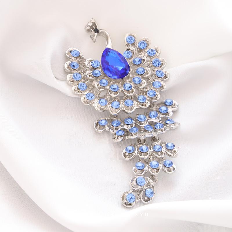 Broche Elegante de Pérola Dourada e Espiga de Trigo: Acessório Versátil e de Alta Qualidade para Mulheres