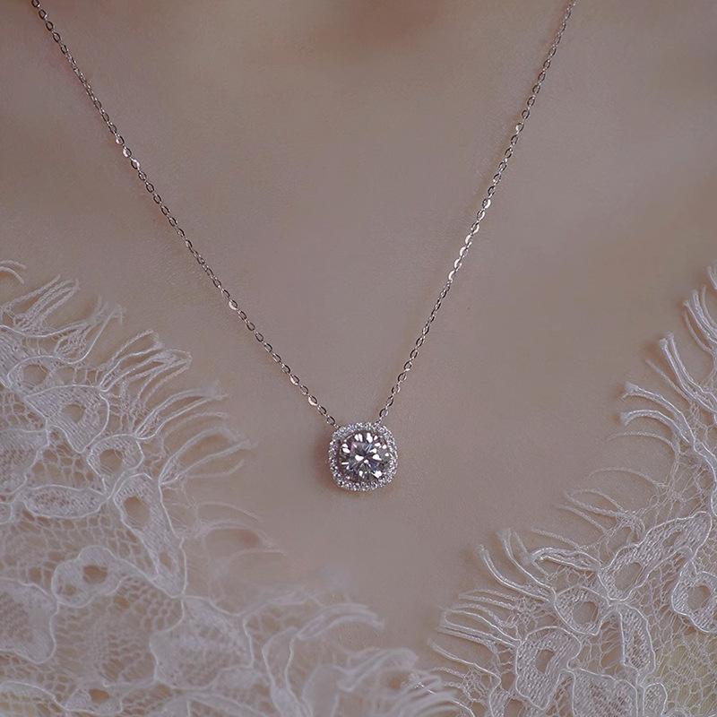 

Ожерелье Sugar Cube, женская легкая роскошная нишевая конструкция, инкрустированная бриллиантами, геометрическая круглая цепочка на ключицу из нержавеющей стали, темпераментная цепочка на шею