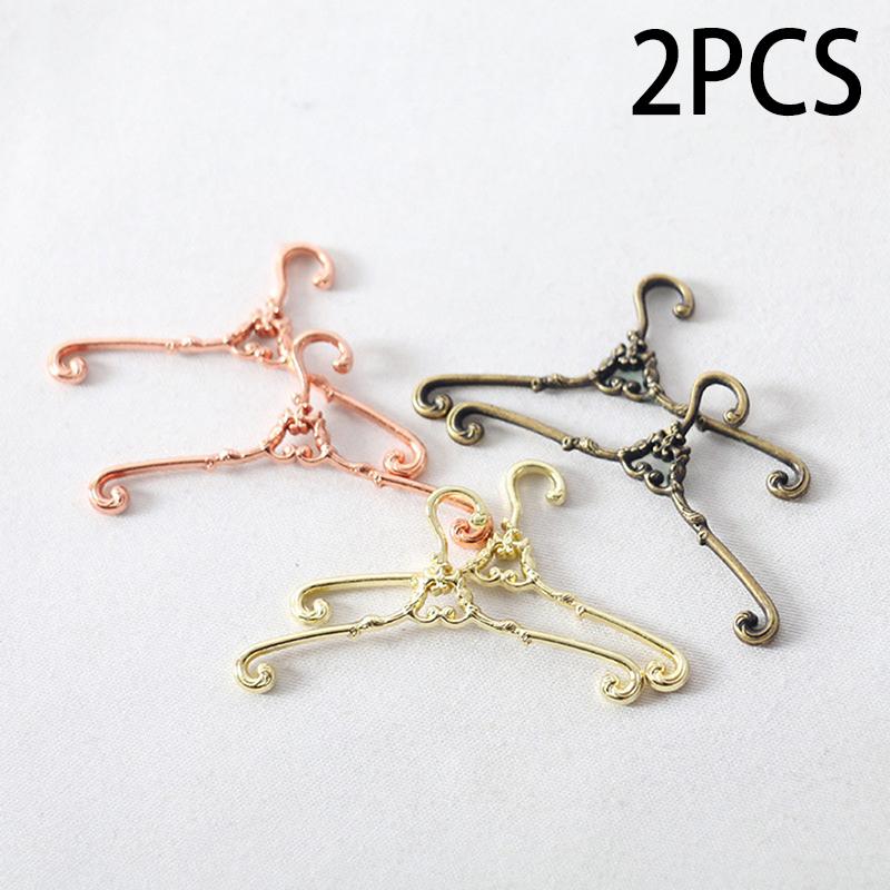 2Pcs/Bag Miniature Retro Coat Hanger Model Simulation Decoration Dollhouse Accessories Micro Landscape Props Kids Play Toys Gift