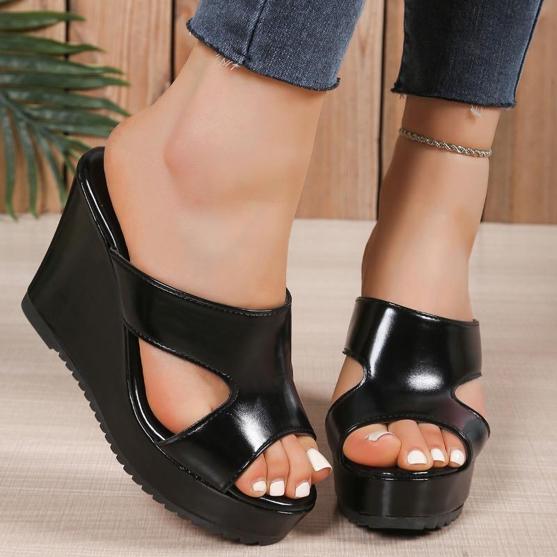 Fashion Women's Shoes 2025 Hot Sale Open Toe Women's Slippers Platform Outdoor Casual Slippers Women Super High Wedges Round Toe Sandals