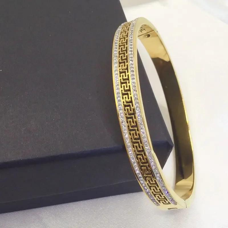 

Европа и Соединенные Штаты Легкий Роскошный Модный Индивидуальный Микро Инкрустированный Цветной Камень Хао Популярный Бриллиантовый Открытый Браслет 18cm