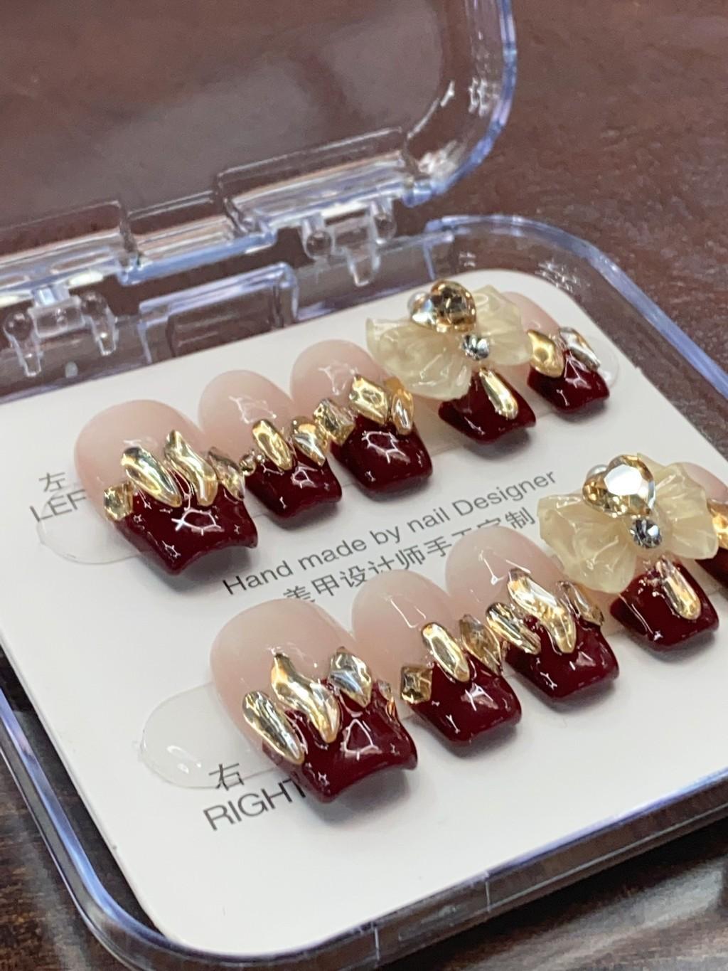 

Wearable Handcrafted Nail Art Floral Heart Star Candy French Style Nail Sticker XS червоний