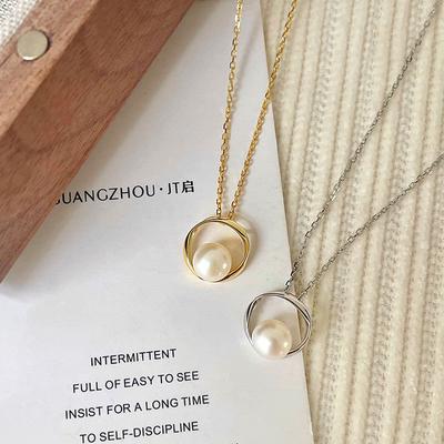 Ring Pearl Necklace for Women's Light Luxury French Retro Geometric Collarbone Chain for Spring
