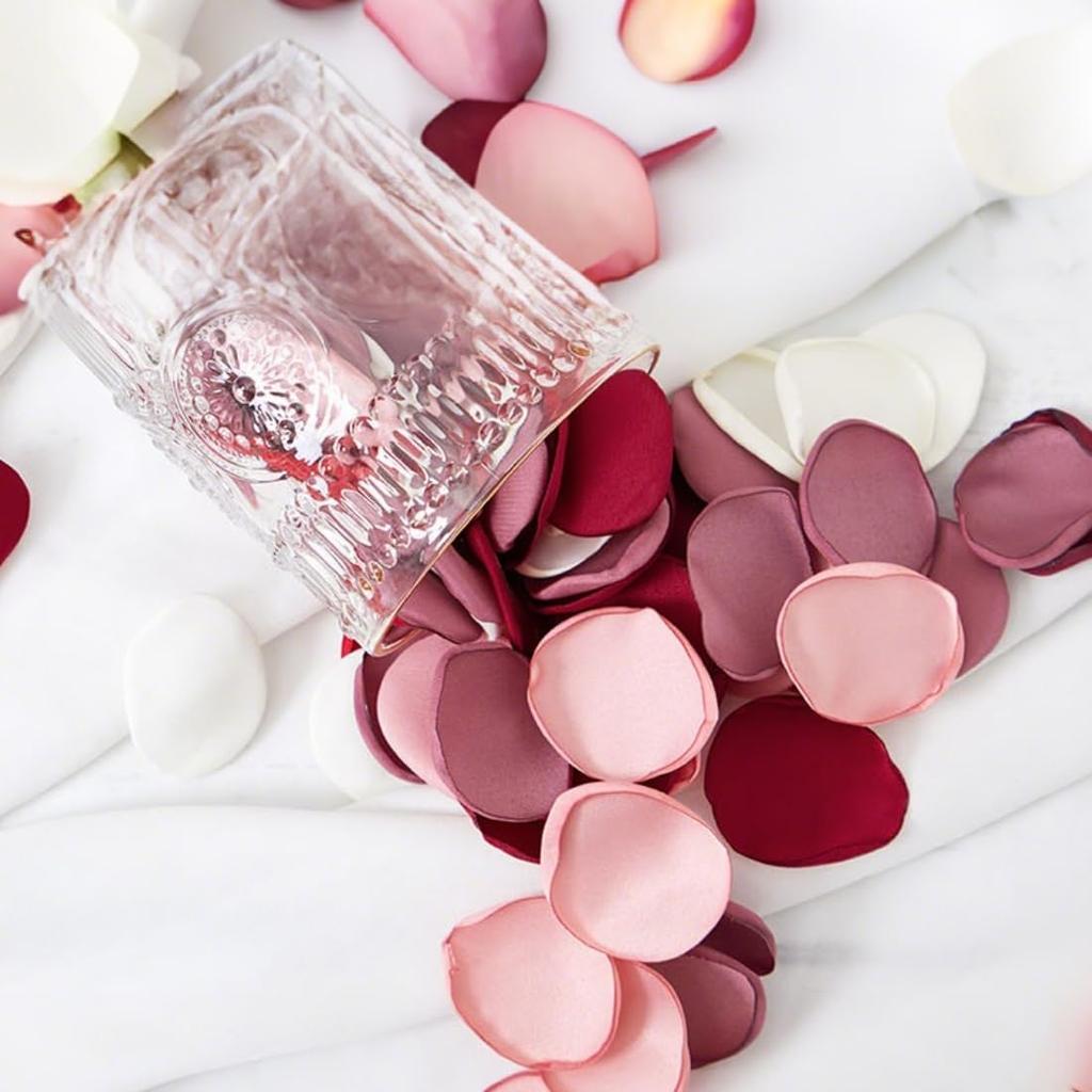 200Pcs Large Silk Rose Petals Artificial Scatter Flower Petals with Gift Box for Bridal Shower Romantic Night Wedding Aisle Reception Table