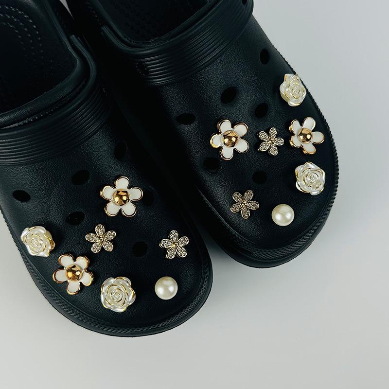 14DB Divatos Cipődísz Készlet Kiegészítők Lyukas Cipő Csat Vízgyémánt Gyöngy Rózsa DIY Cipődíszek Női Lányok Buli Ajándék