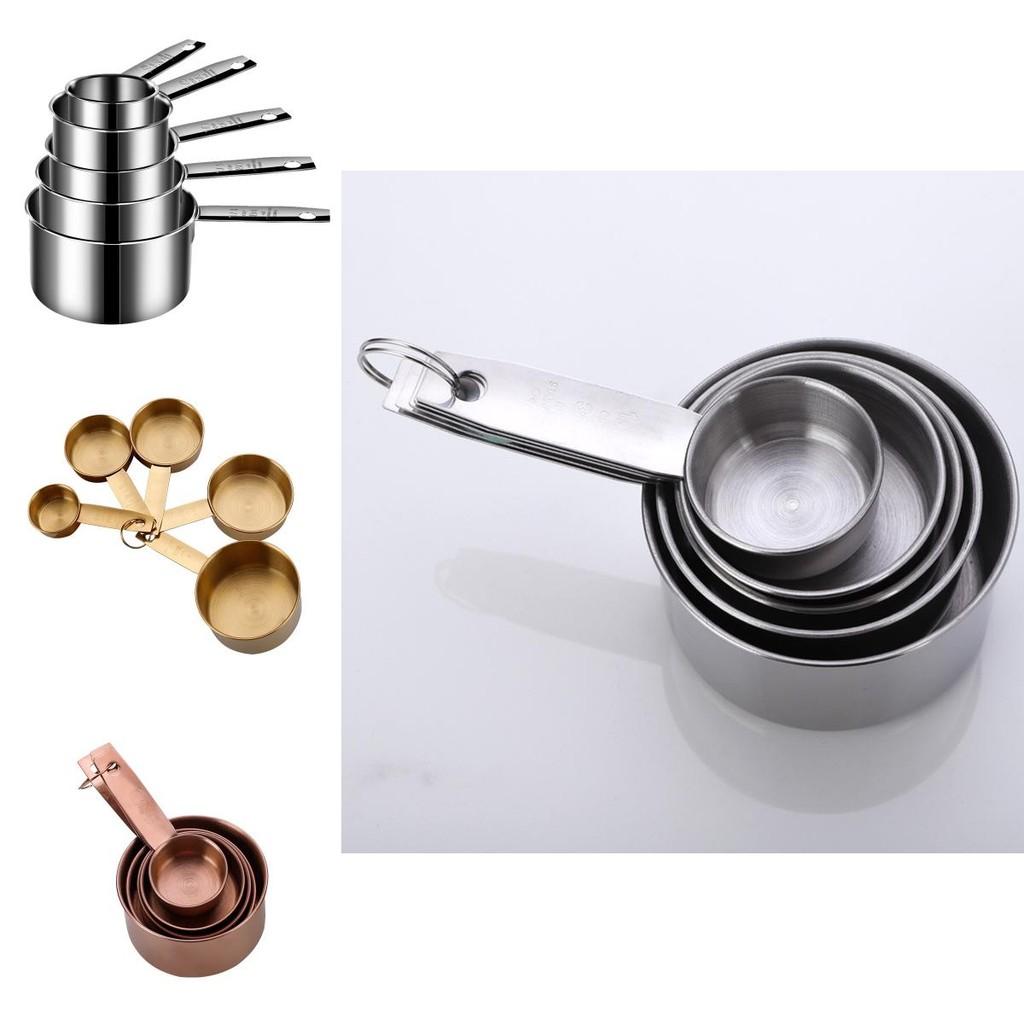 Elegantes Edelstahl-Messbecher-Set Mit Präziser Skala Zum Backen Und Kochen