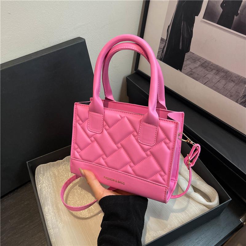 Hot-selling PU handbag bag women's new trend diamond square bag high value single shoulder messenger bag popular