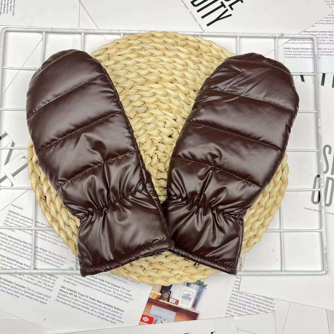 

Leave-In Down Cotton Mittens, Outdoor Sports Waterproof, Windproof And Warm, Piled Thickened Gloves For Men And Women One Size темно-коричневого