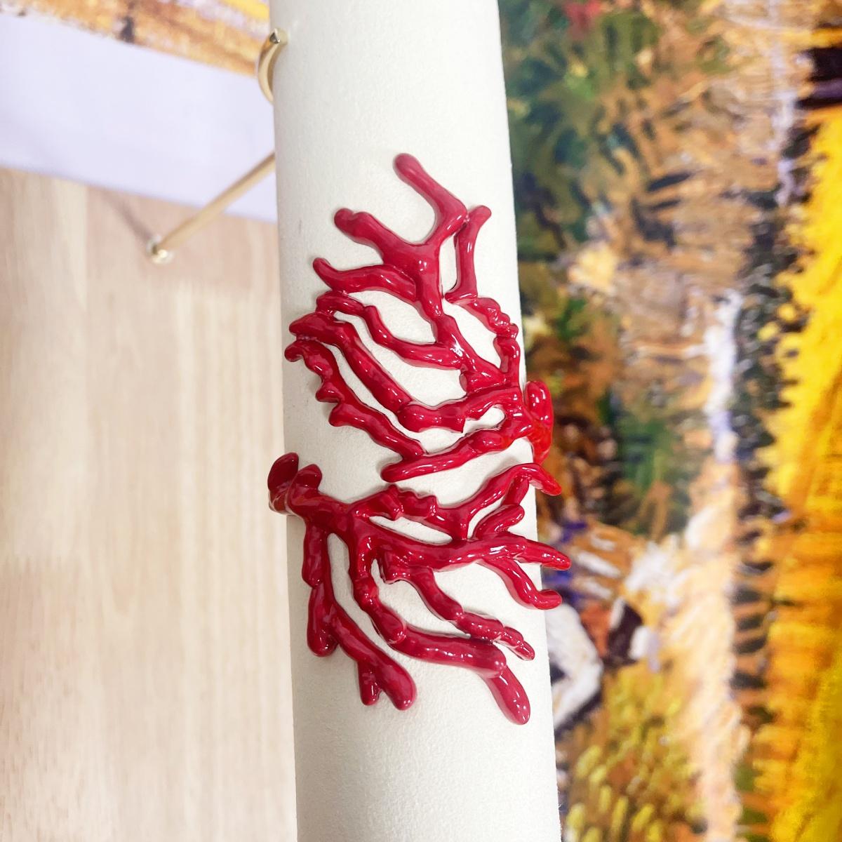 

Новый весенний регулируемый эластичный браслет для женщин с нерегулярными коралловыми полыми модными ювелирными аксессуарами в океанском стиле