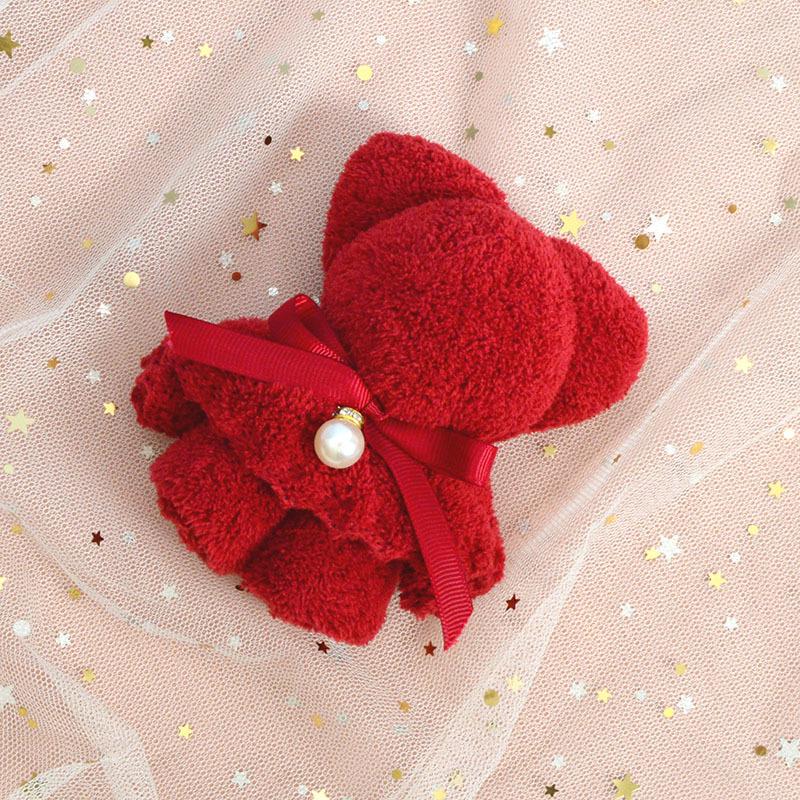 Little Bear Towel Gift Box for Weddings, New Year, and Festivals - Creative Souvenir Shape