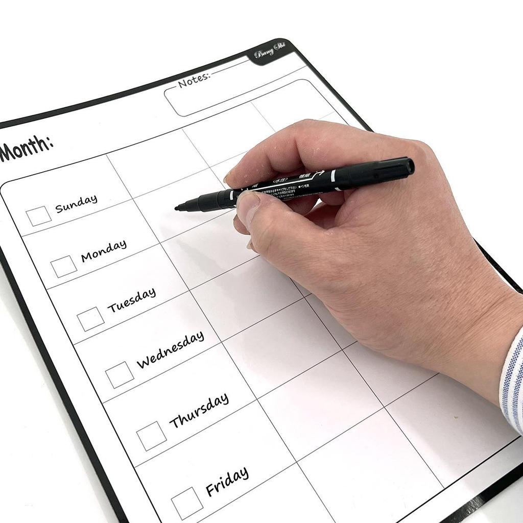 Magnetický lednicový kalendář a psací tabule pro suché mazání