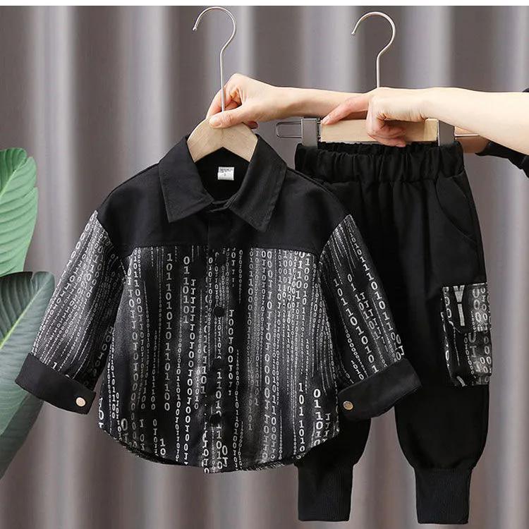 

Комплект из двух предметов для мальчиков, модная джинсовая рубашка, модный корейский весенне-осенний джинсовый костюм с принтом, повседневный костюм 100 чёрный