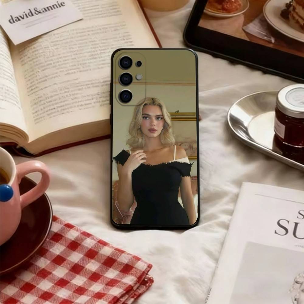 Custodia per Telefono Kendall Jenner Per Samsung S25,S24,S21,S22,S23,S30,Ultra,S20,Plus,Fe,Copertura Nera Morbida