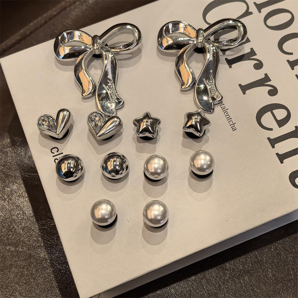 

12PCS Fashion Shoe Charms Set Accessories Hole Shoe Buckle Silver Heartshaped Bow DIY Shoes Decorations Kids Woman Girls