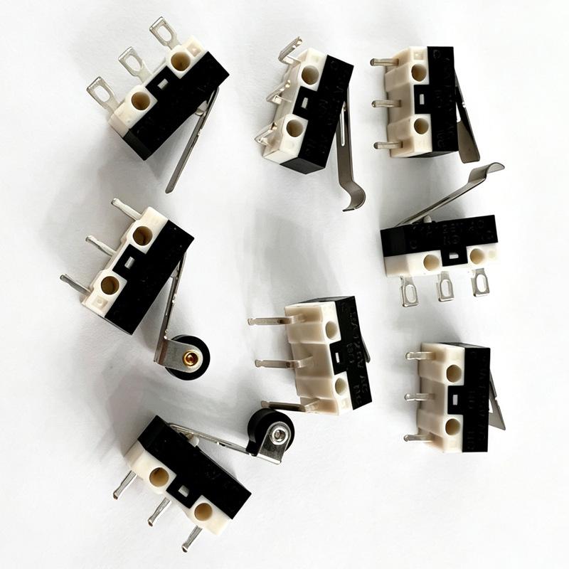 Universal 3-Pin Small Limit Switch with Roller and Straight Lever: Normally Open/Closed for Mouse, Home Appliances, and Travel Switch.