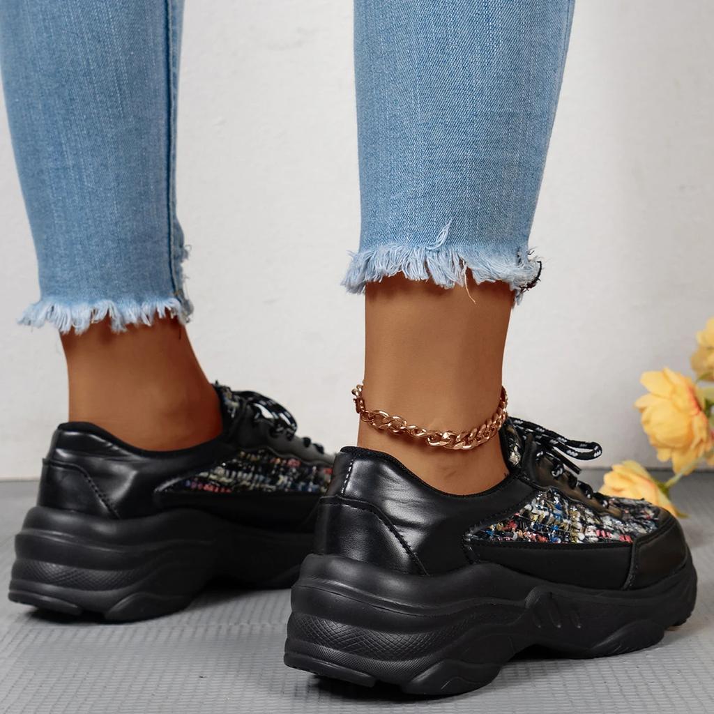 Plateau-Sportschuhe für Damen, bequem, leicht, gemischte Farben, Sneakers mit Schnürung, rutschfester Sohle, niedriger Vulkanisierungsschuh für Damen