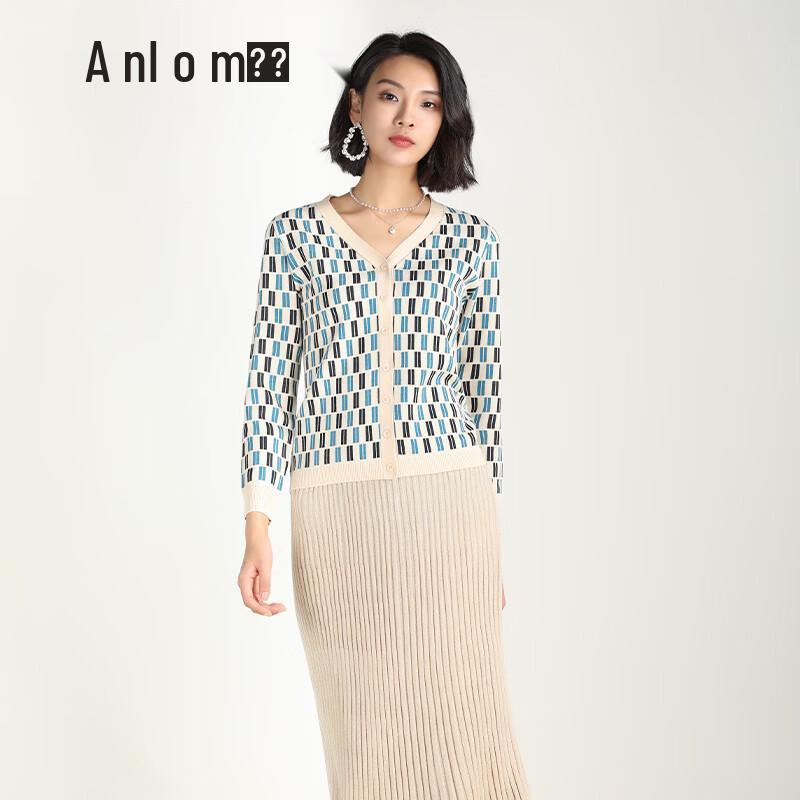 

Женский трикотажный кардиган Anlom бежевого, абрикосового и синего цвета в клетку с V-образным вырезом 3XL