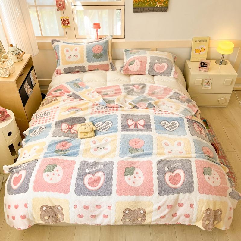 Cartoon Pink Strawberry Flannel Blanket for Kids Girls Soft Warm Lightweight Throw Blanket for Sofa Bed Traveling Camping Gifts
