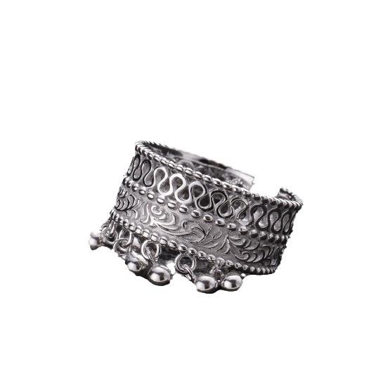 Nischen-Retro-Ring mit schweren Perlenquasten, distressed antikes Design, hohle Spitze, kreatives geometrisches Design, Party- & Alltagsring