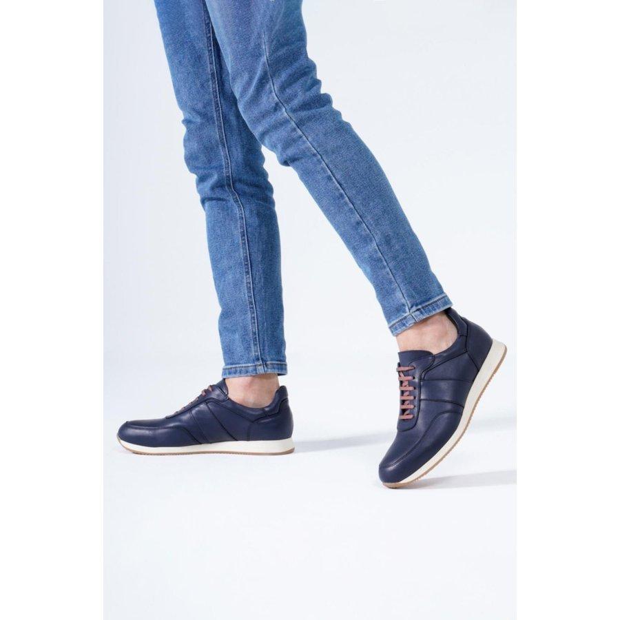 

Мужская спортивная обувь из натуральной кожи Кроссовки