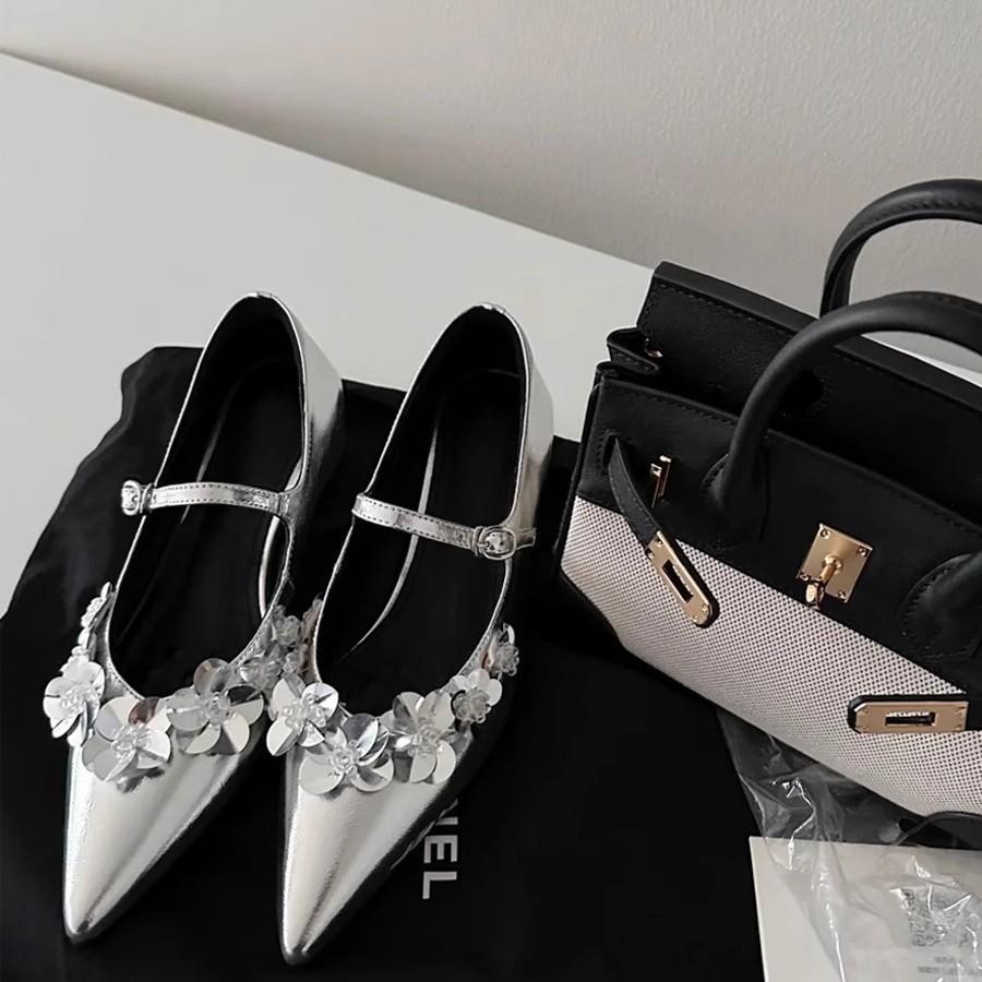Pointed silver sequined flower Mary Jane women's shoes one-word buckle with shallow mouth French inner height increase single shoes 2025 new