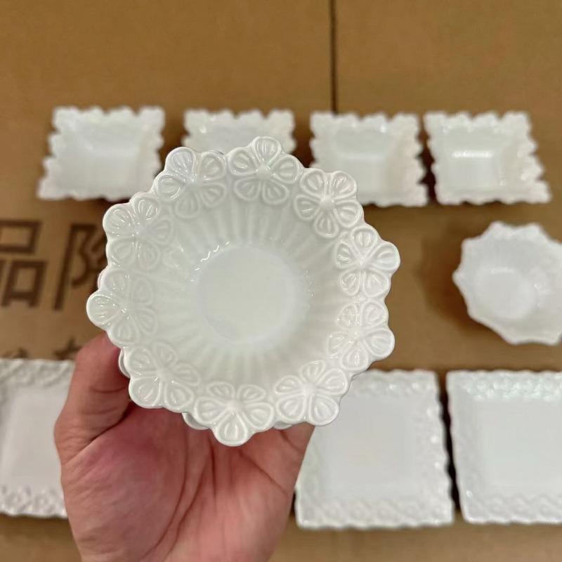 Reinweißer Reliefkeramikteller, Kirschblüten-Snack, Unterglasur-Dim-Sum-Teller, Hot-Pot-Dip-Material, französischer Stil