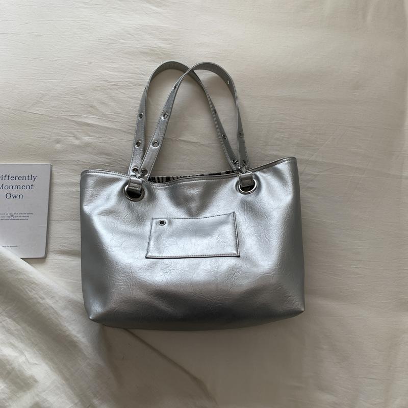 

Spring New Fashi Large Capacity Tote Bags for Women Stylish Simple Shoulder Bags Fashiable and Versatile Commuting Bag