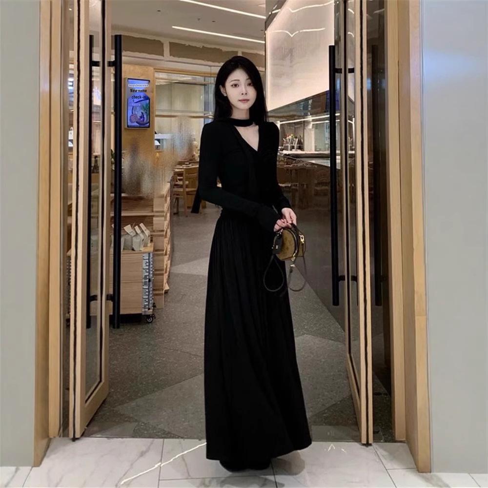 Autumn 2024 Slimming Pleated Knitted Dress for Women