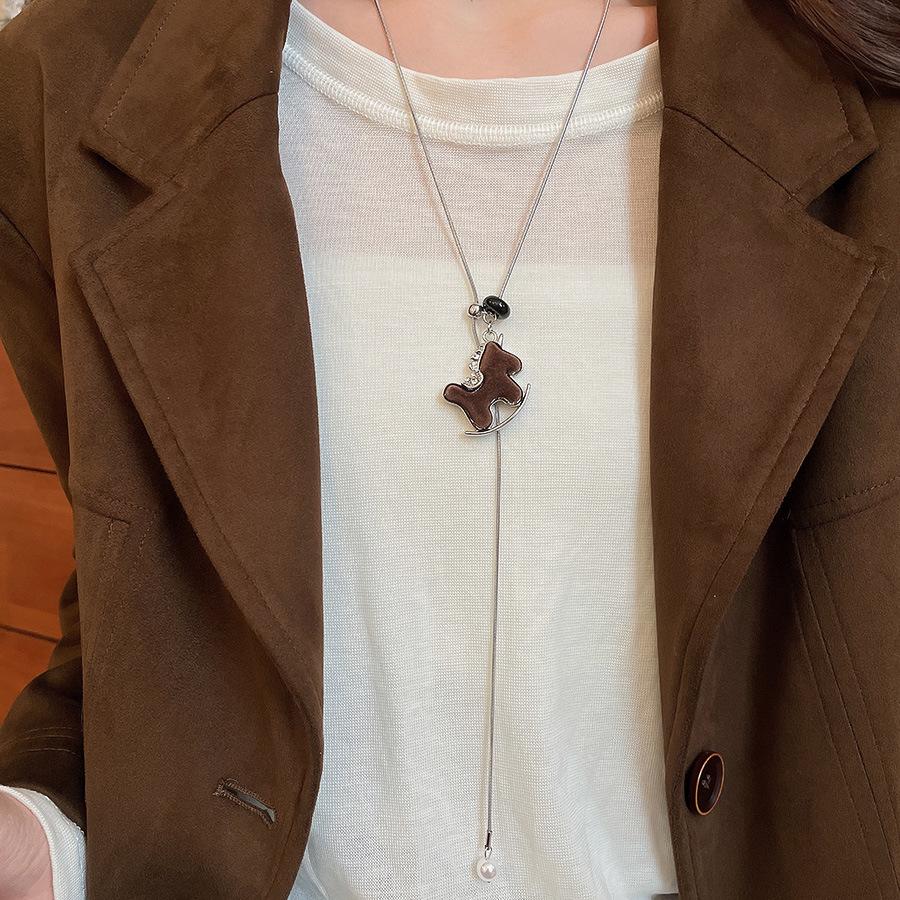 European & American Zircon Resin Rocking Horse Pendant Sweater Necklace - Versatile High-End Autumn/Winter Fashion