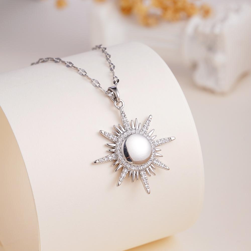 Fashion Vintage Zircon Sun Star Pendant Necklace for Women Men Cool Fashion Stainless Steel Chain Jewelry Gifts for Friends
