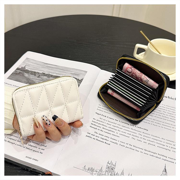 Lamb pattern organ card bag, women's multi-card position anti-theft brush, anti-degaussing bank card jacket, high-end exquisite card bag.