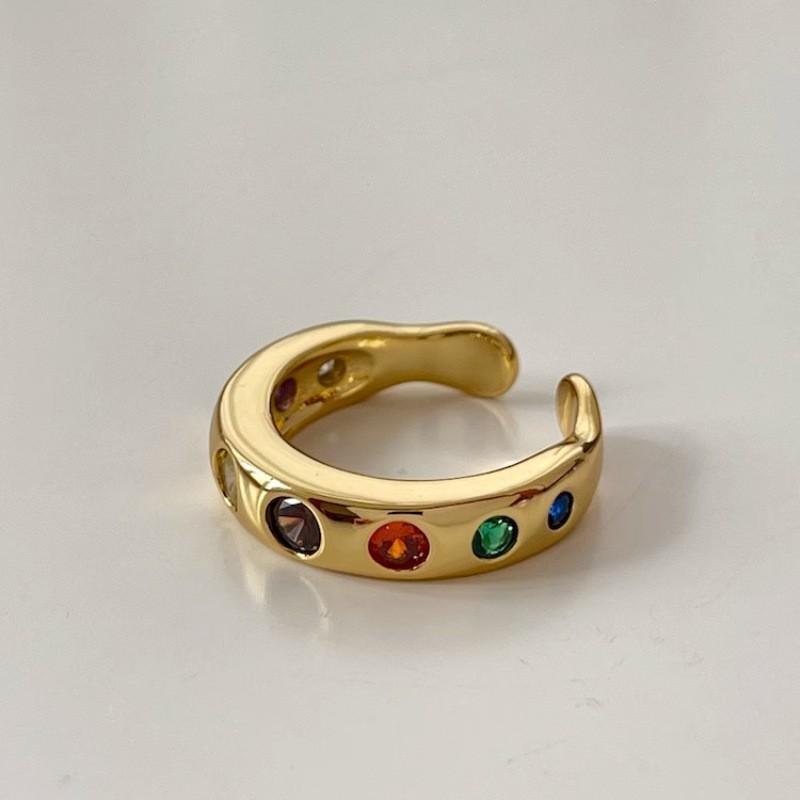 Elegant Vintage Style 18k Gold Ring For Women With Unique Geometric Design And Adjustable Fit