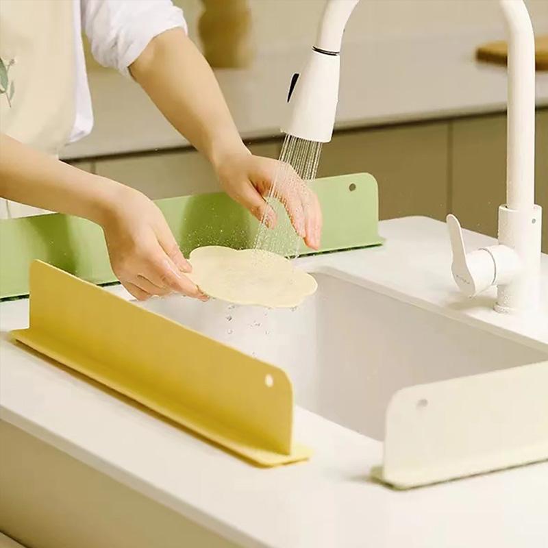 Suction Cup Pool To Protect Clothes From Splashing Water Baffle 1PC Silicone Sink Baffle Splash Guard