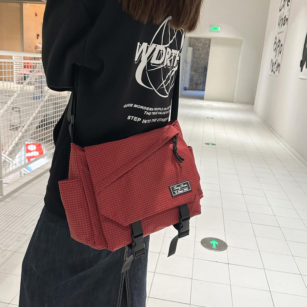 Men'S Messenger Bag Trendy Brand Tooling Style Casual Men'S Bag Large Capacity Shoulder Bag Commuter Mailman Bag Women