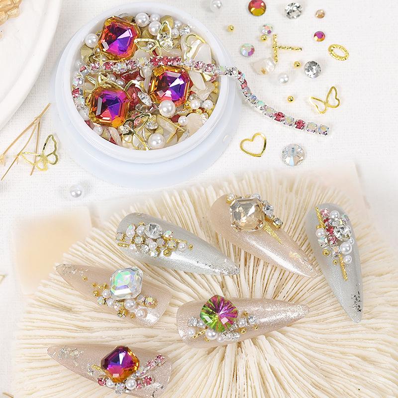 Dolphin Bay Nail Art: Shell Pieces, Rhinestones, Pearls, and Metal Chains Mixed Decorations