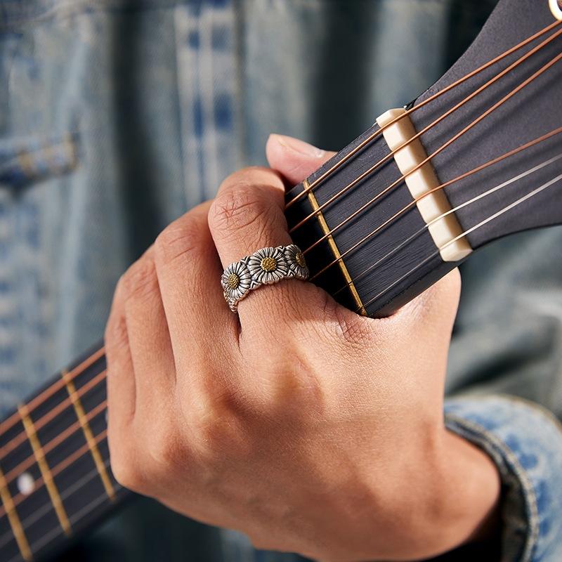Retro Daisy Flower Adjustable Open Ring for Men Women Punk Gothic Edgy Silver-plated Copper T Boho Accessories Gift