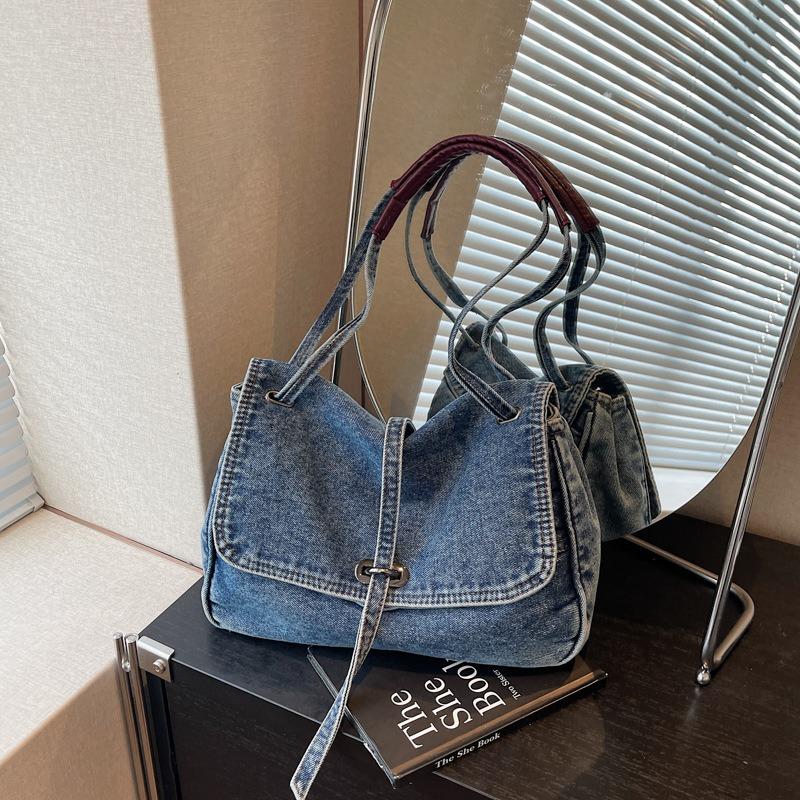 Retro denim bag women's new fashion trend shoulder messenger bag casual commuter tote bag