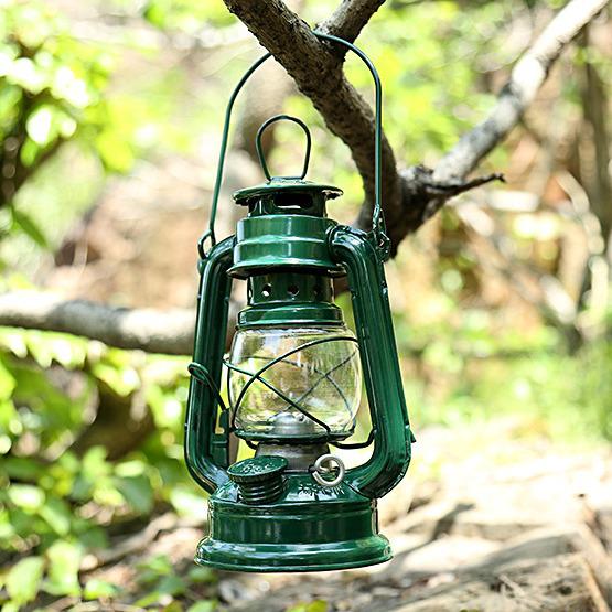 Vintage 25cm Mediterranean Hurricane Kerosene Lamp - Retro Decorative Hanging or Camping Lamp