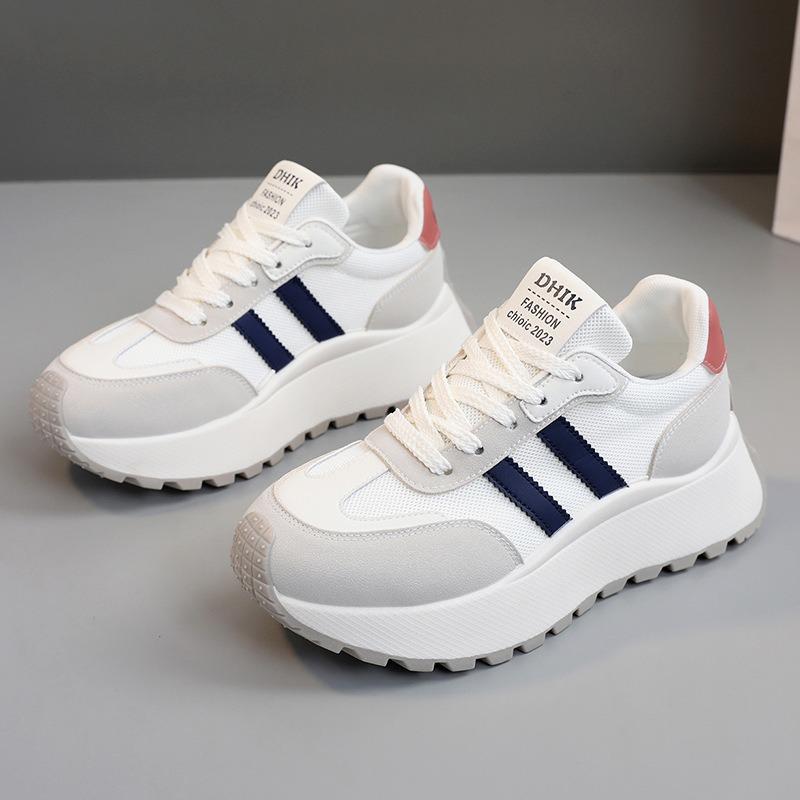 New travel shoes women's spring and summer little white shoes versatile breathable thick-soled wear-resistant shoes