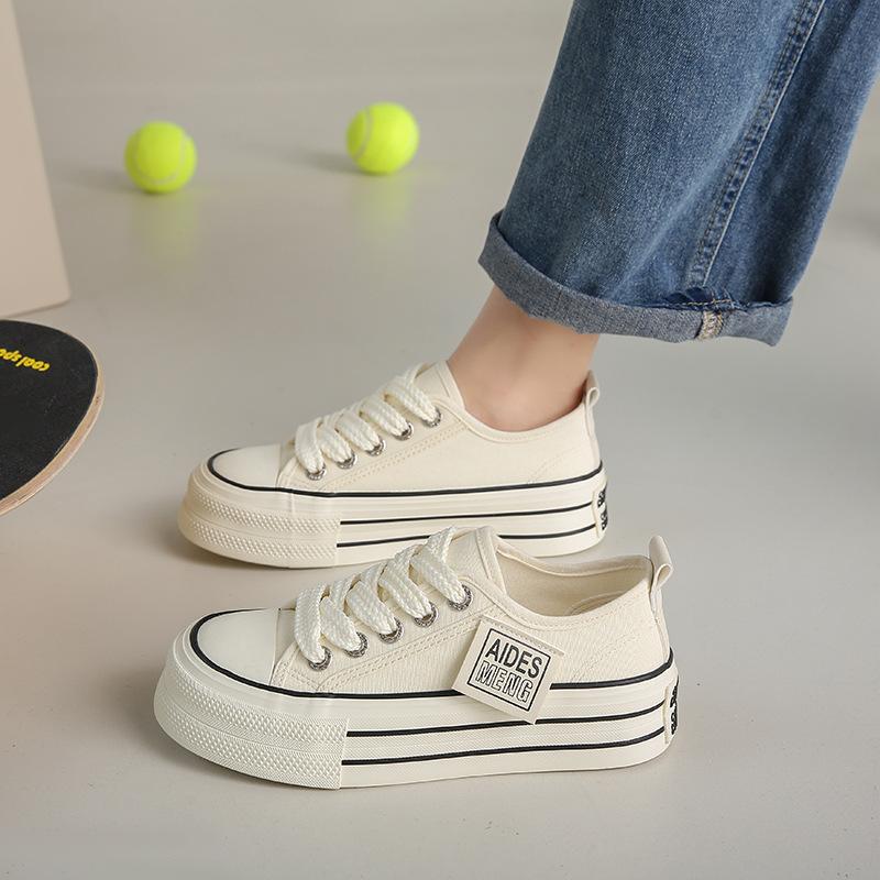 Platform canvas shoes women's 2025 new Korean version of small man height increase round head lace-up low-top board shoes popular white shoes