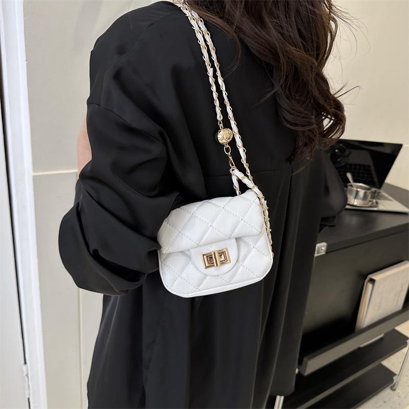 This year's popular small bag women's bag 2025 new summer fashion trend messenger bag simple casual small square bag women