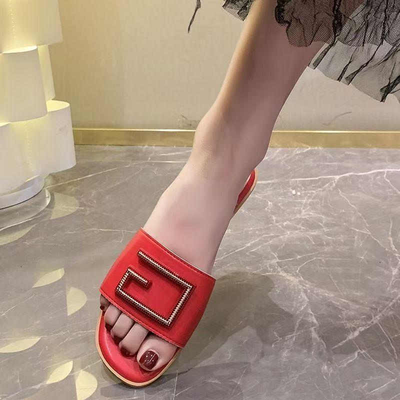 Platform Slippers Female 2025 Summer Wear Word with Fairy Style Fashion Versatile Internet Celebrity Flat Sandals Dopamine