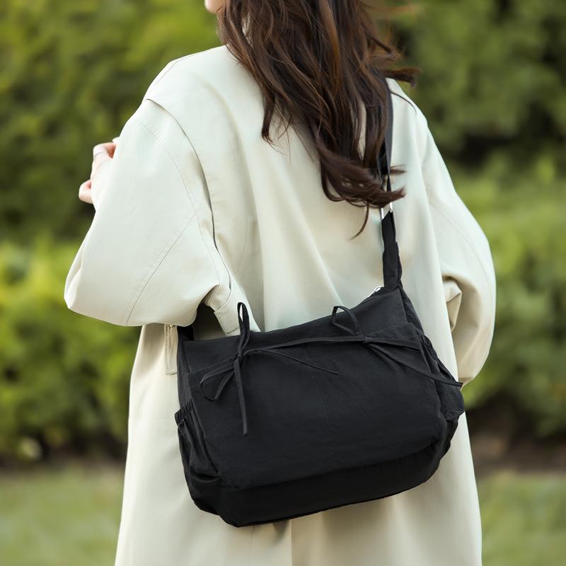 Simplified Nylon Knot Underarm Commuter Bag Women's Crossbody Bag Large Capaci Trendy Tote Bag