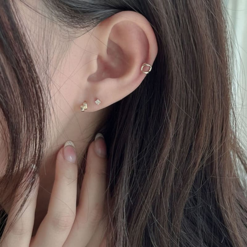 Youngglow 14k Twisted Ring Piercing