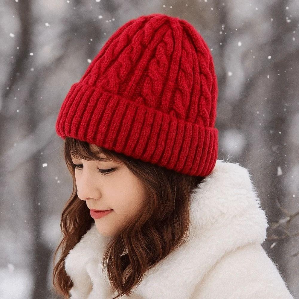 Trendy Twists Knitted Hat Elastic Woolen Hat Versatile Winter Pullover Cap  Outdoor