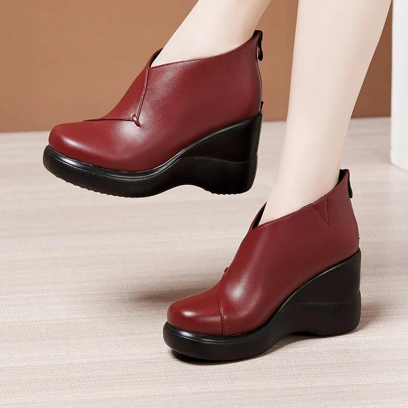 Small Size 32-43 Quality Soft Leather Shoes Women Platform Wedges Fall Winter 2025 Warm Plush High Heels Ankle Boots for Mother